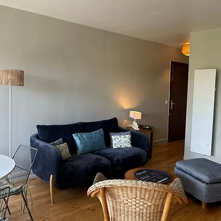 Duplex 2 Pieces Centre-ville Avec Balcon Et Internet Inclus - Fr-1-487-383 Apartman