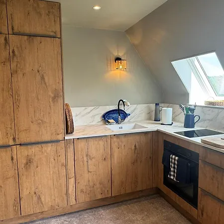 Duplex 2 Pieces Centre-ville Avec Balcon Et Internet Inclus - Fr-1-487-383