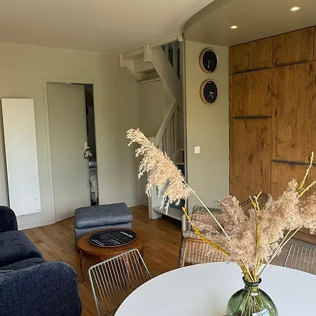 Duplex 2 Pieces Centre-ville Avec Balcon Et Internet Inclus - Fr-1-487-383 Cabourg