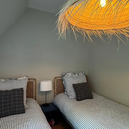 Duplex 2 Pieces Centre-ville Avec Balcon Et Internet Inclus - Fr-1-487-383 Cabourg