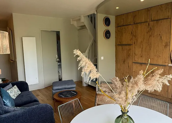 Duplex 2 Pieces Centre-ville Avec Balcon Et Internet Inclus - Fr-1-487-383 Кабур